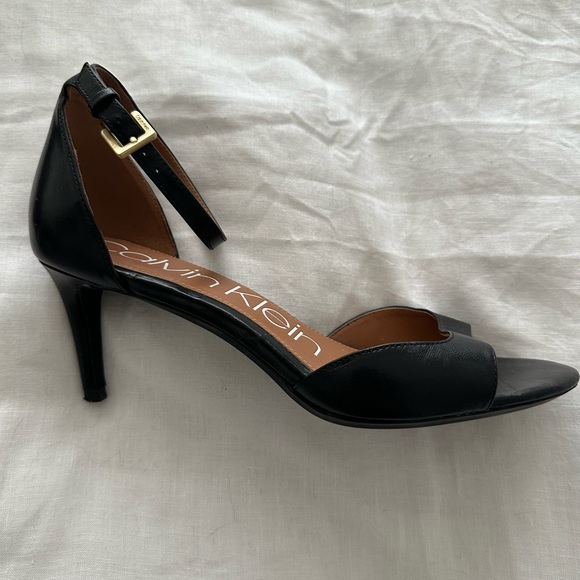 Black leather heels - Picture 5 of 6